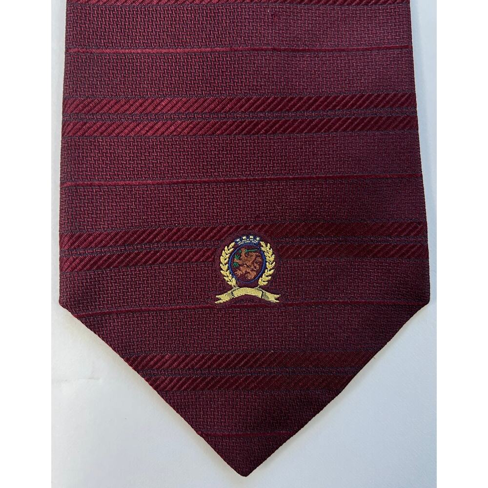 Tommy Hilfiger Crest Logo Silk Tie Burgundy Textured Stripe Made USA VTG